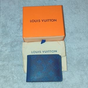 Mens Louis Vuitton Deep Blue LV mono wallet
